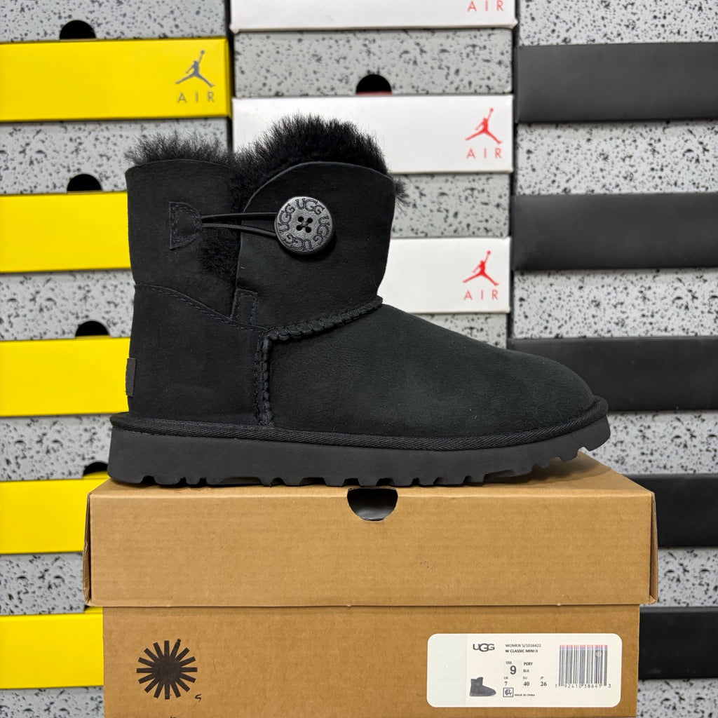 Mid-Calf Boots with Wooden Buckle – Black (6422) | Sizes 35–40