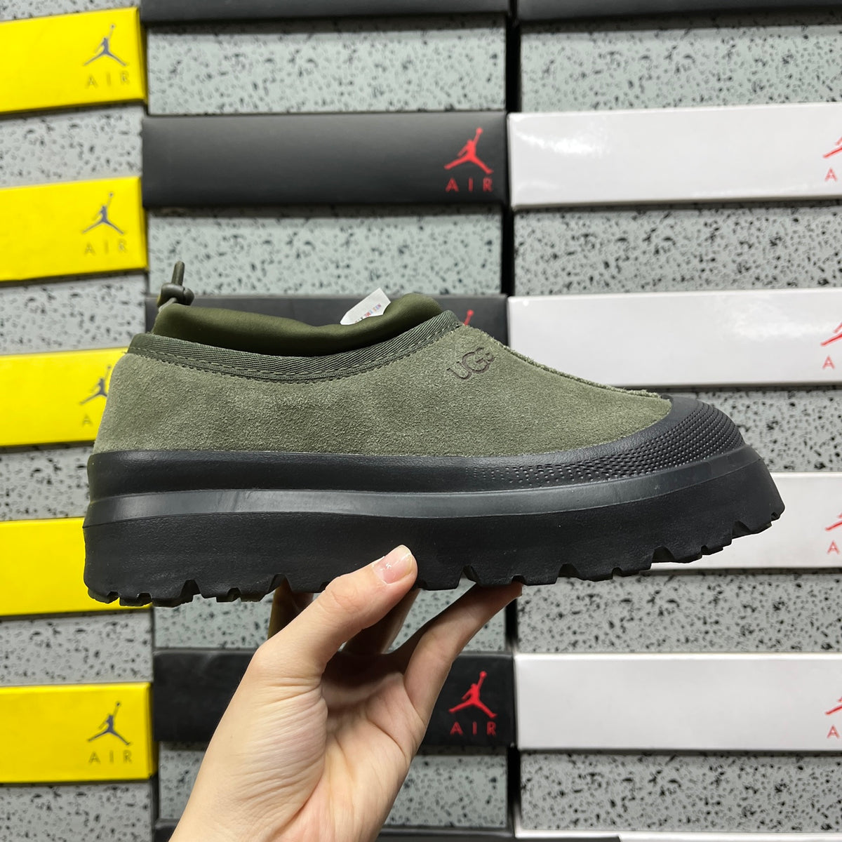 Snow Boots in Green with Black Sole – Wide Size Range Winter Boots (EU Sizes 35–45)