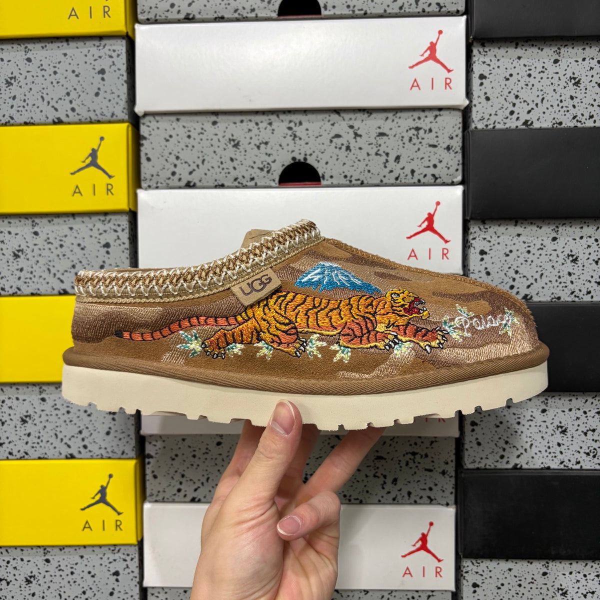 Dragon & Tiger Embroidered Snow Boots in Chestnut – Flat Sole Winter Boots (EU Sizes 36–45)