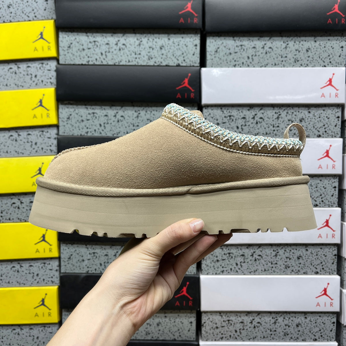 Snow Boots – Sand Sizes 35–40