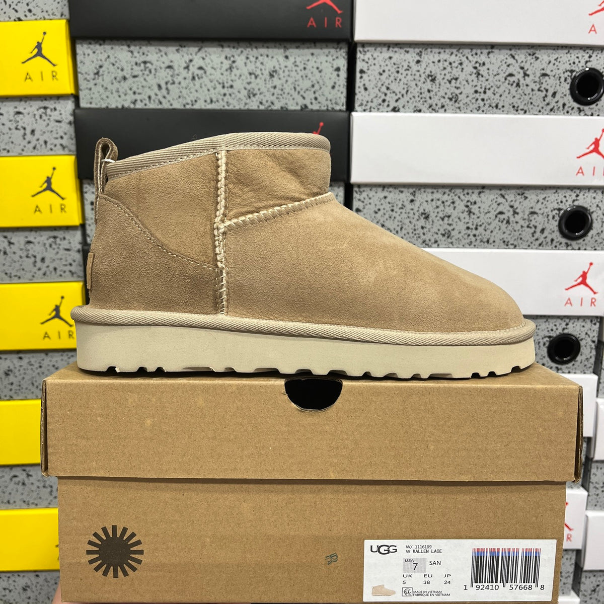 Mini Low-Shaft Snow Boots in Sand – Compact Winter Boots (EU Sizes 35–44)