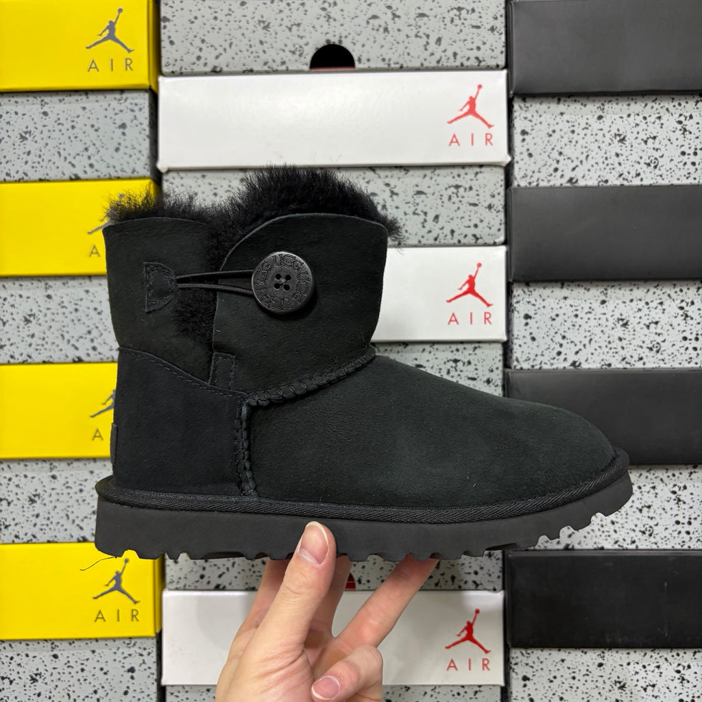 Mid-Calf Boots with Wooden Buckle – Black (6422) | Sizes 35–40