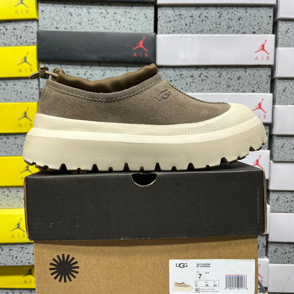 Snow Boots in Walnut Brown with White Sole – Wide Size Range Winter Boots (EU Sizes 35–45)