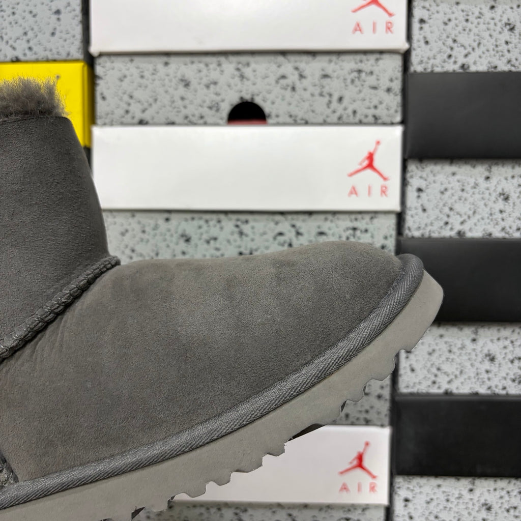 Mid-Calf Boots with Wooden Buckle – Grey (6422) | Sizes 35–40