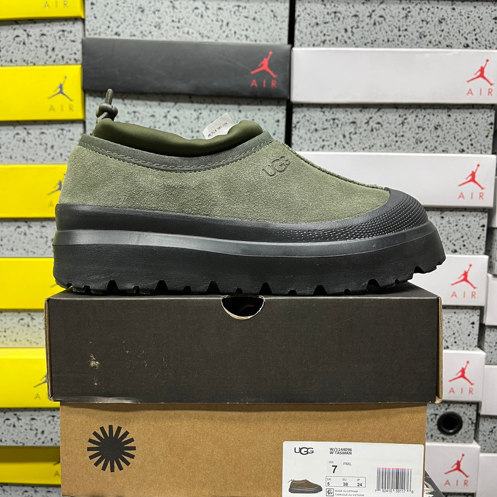 Snow Boots in Green with Black Sole – Wide Size Range Winter Boots (EU Sizes 35–45)