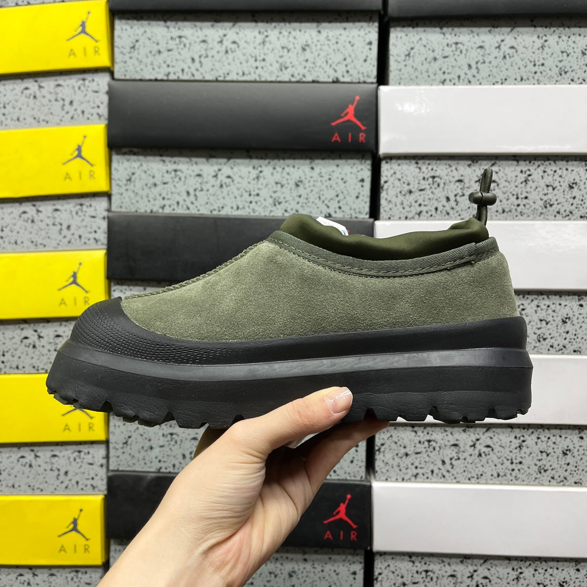 Snow Boots in Green with Black Sole – Wide Size Range Winter Boots (EU Sizes 35–45)