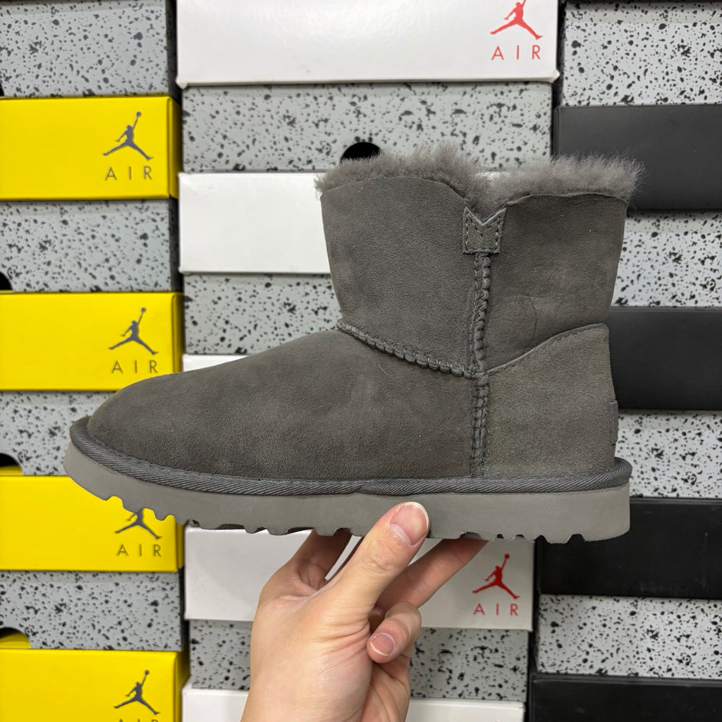 Mid-Calf Boots with Wooden Buckle – Grey (6422) | Sizes 35–40